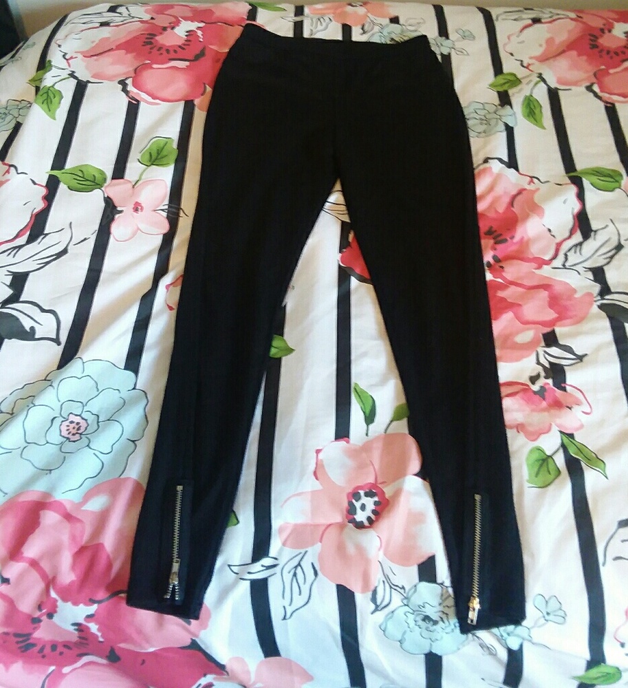 Pair Of Black Leggings Size L